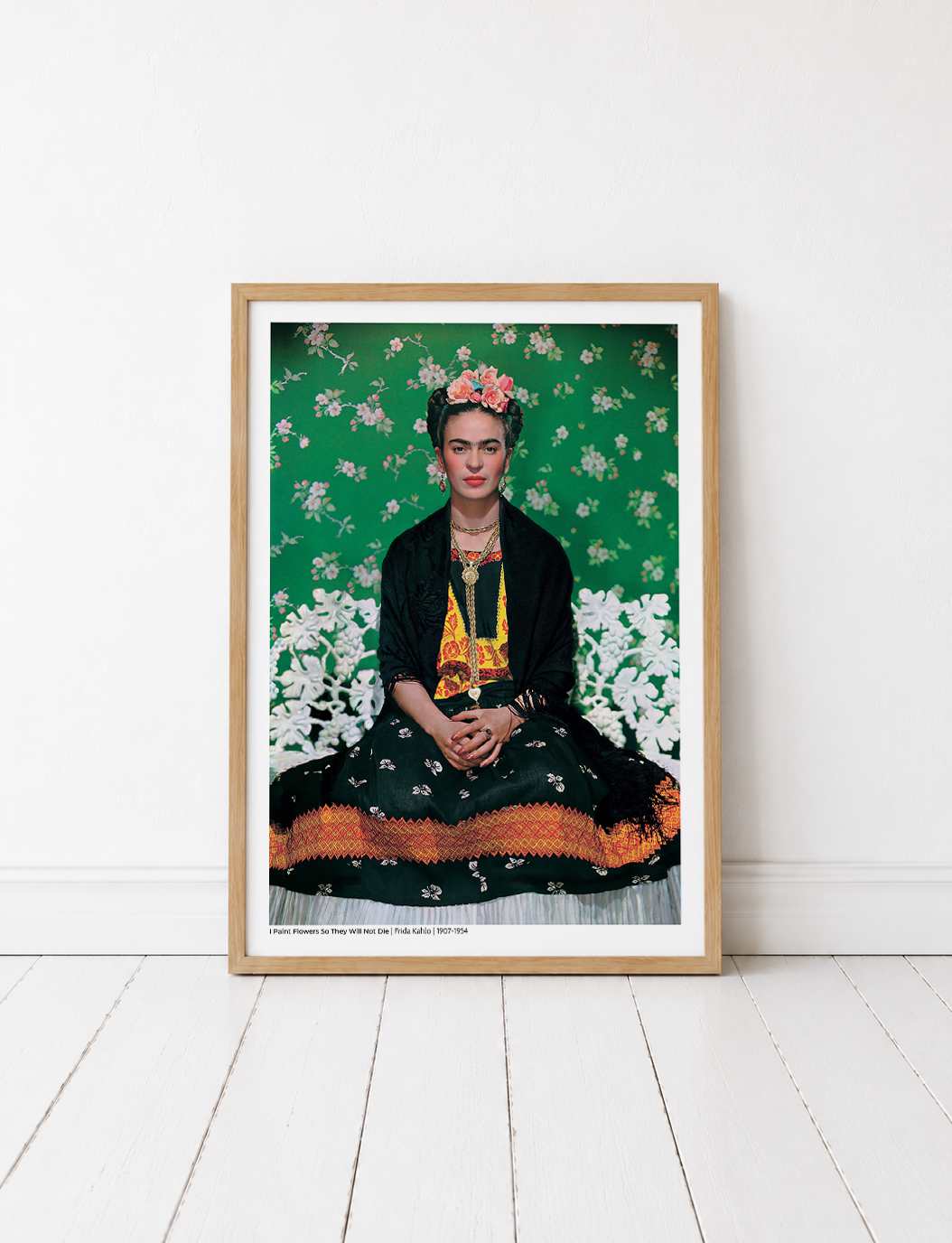Frida sitting